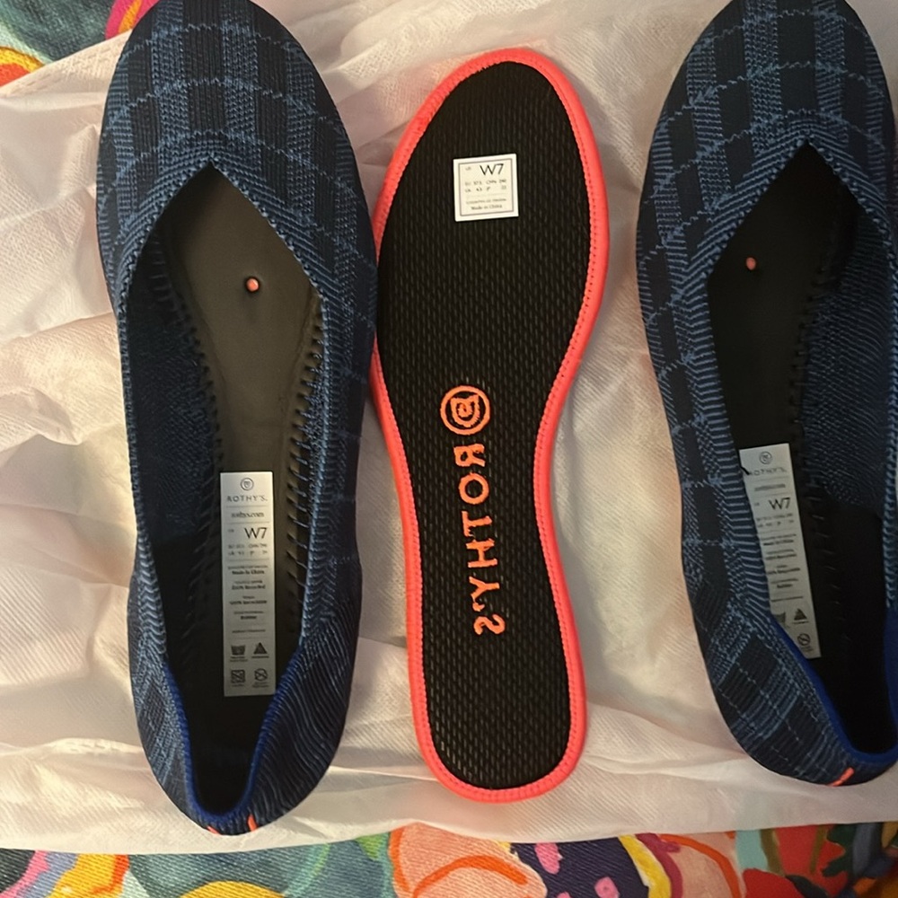 Retired blue plaid Rothy’s “the flat”. Size 7 W